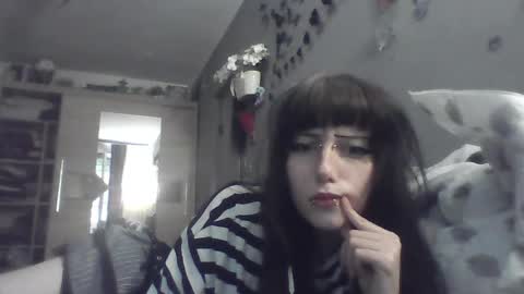 Lia online show from 05-25-26, 05:08