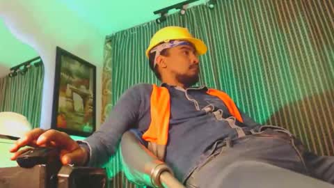 Snapshot of elcaballeroblack chatting on 10-01-25, 06:19 elcaballeroblack online show from 10-01-25, 06:19