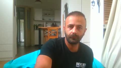 Snapshot of elcondorxo509107 chatting on 10-29-25, 02:58 daniel18cmx online show from 10-29-25, 02:58