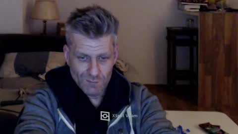 Snapshot of elculiador2207 chatting on 02-15-25, 01:21 Timm online show from 02-15-25, 01:21