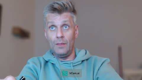 Snapshot of elculiador2207 chatting on 09-22-25, 08:33 Timm online show from 09-22-25, 08:33