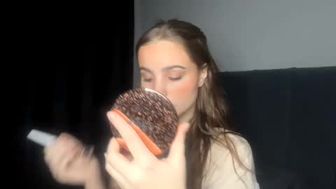 Kelly online show from 02-26-26, 03:33