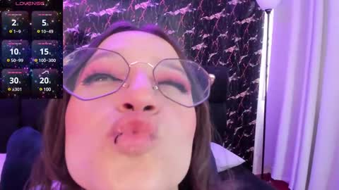 Snapshot of elecktra_sweet chatting on 03-03-25, 07:39 Elecktra online show from 03-03-25, 07:39