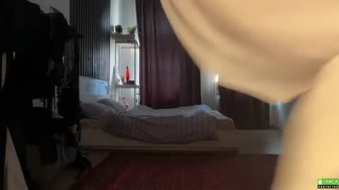 Snapshot of electric_woman chatting on 06-15-26, 01:24 Aleksa online show from 06-15-26, 01:24