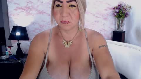 XIOMY   give LIKE on my page online show from 02-04-25, 12:22