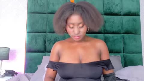 Snapshot of elektradoll1 chatting on 04-25-26, 01:41 elektradoll1 online show from 04-25-26, 01:41