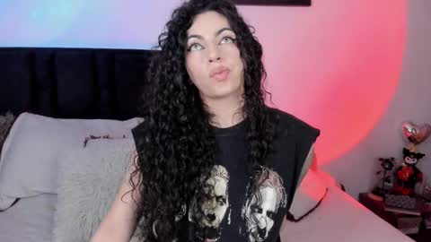 Snapshot of elena_lust chatting on 09-24-25, 06:17 Elena online show from 09-24-25, 06:17