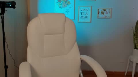 Elena online show from 01-20-25, 09:01