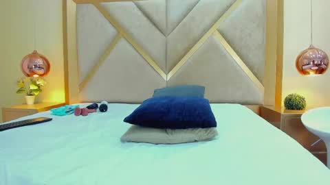 Snapshot of elena_watsonn chatting on 05-16-26, 07:34 Elena Watsonn online show from 05-16-26, 07:34