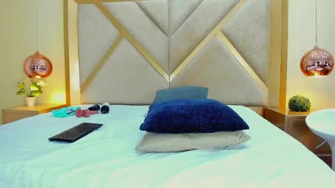 Snapshot of elena_watsonn chatting on 05-16-26, 07:56 Elena Watsonn online show from 05-16-26, 07:56