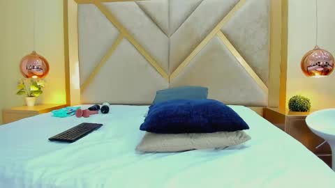 Snapshot of elena_watsonn chatting on 05-16-26, 08:18 Elena Watsonn online show from 05-16-26, 08:18
