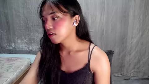 Snapshot of elenacum chatting on 10-17-25, 12:52 elenacum online show from 10-17-25, 12:52