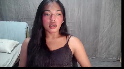 Snapshot of elenacum chatting on 10-21-25, 03:24 elenacum online show from 10-21-25, 03:24