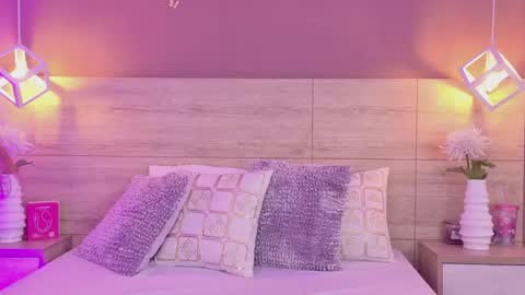 Elena online show from 05-31-26, 02:46