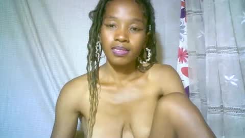 elenah013 online show from 02-14-25, 11:53