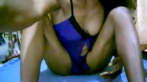 elenah013 online show from 11-15-25, 05:27