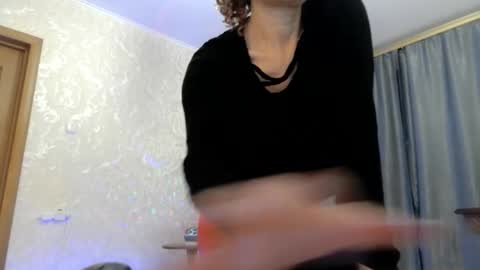 Snapshot of elenaza chatting on 10-05-25, 06:50 elenaza online show from 10-05-25, 06:50