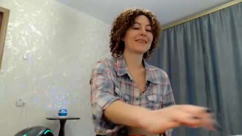 Snapshot of elenaza chatting on 02-10-26, 04:44 elenaza online show from 02-10-26, 04:44