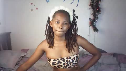 Snapshot of eleniedoll chatting on 02-16-26, 01:02 eleniedoll online show from 02-16-26, 01:02