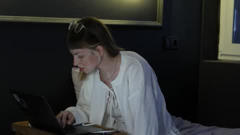 Eleonora online show from 09-12-25, 02:28