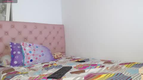Snapshot of elettra_parisi19 chatting on 03-08-25, 01:17 elettra_parisi19 online show from 03-08-25, 01:17