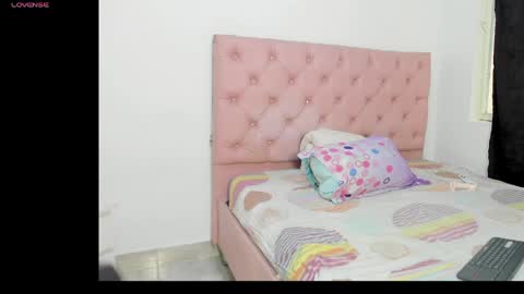 Snapshot of elettra_parisi19 chatting on 05-29-26, 02:04 elettra_parisi19 online show from 05-29-26, 02:04