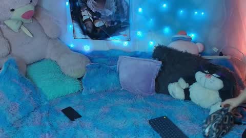 miu  online show from 10-12-25, 10:03