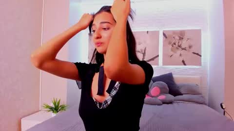 Snapshot of elfy_rare chatting on 10-17-25, 02:19 Elfy online show from 10-17-25, 02:19