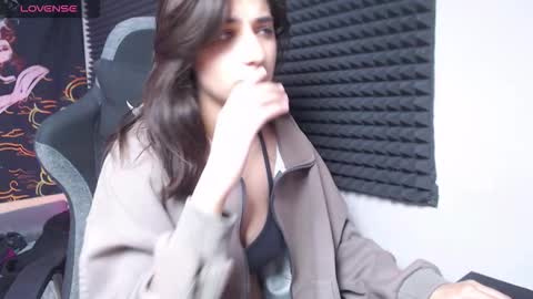 Snapshot of elfy_rare chatting on 11-15-25, 07:43 Elfy online show from 11-15-25, 07:43