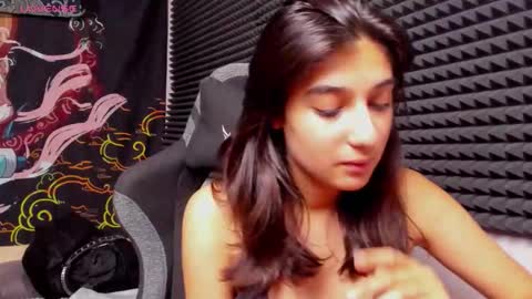 Snapshot of elfy_rare chatting on 11-18-25, 08:24 Elfy online show from 11-18-25, 08:24