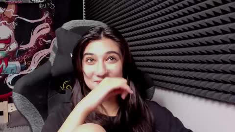 Snapshot of elfy_rare chatting on 11-21-25, 09:46 Elfy online show from 11-21-25, 09:46