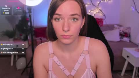 Snapshot of eli_llie chatting on 01-04-25, 07:44 Eli online show from 01-04-25, 07:44