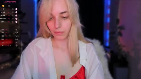 Snapshot of eli_llie chatting on 11-10-25, 08:52 Eli online show from 11-10-25, 08:52