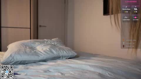 Snapshot of eli_zabeta chatting on 11-24-25, 01:22 Elizabeth Lizi online show from 11-24-25, 01:22