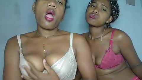 Snapshot of elia011 chatting on 01-24-25, 12:09 elia011 online show from 01-24-25, 12:09