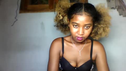 Snapshot of elia011 chatting on 01-26-25, 05:44 elia011 online show from 01-26-25, 05:44