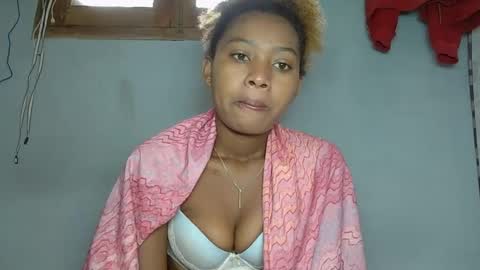 Snapshot of elia011 chatting on 02-05-25, 06:46 elia011 online show from 02-05-25, 06:46