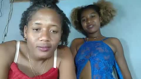 Snapshot of elia011 chatting on 02-09-25, 10:54 elia011 online show from 02-09-25, 10:54