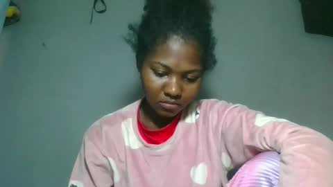 Snapshot of elia011 chatting on 10-29-25, 06:59 elia011 online show from 10-29-25, 06:59