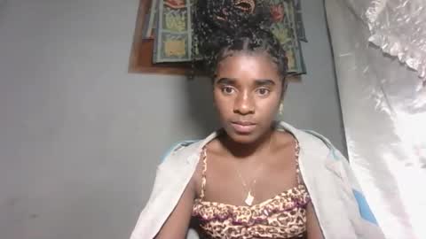 Snapshot of elia011 chatting on 11-09-25, 12:31 elia011 online show from 11-09-25, 12:31