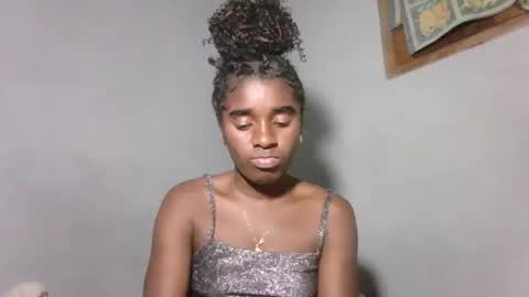 Snapshot of elia011 chatting on 11-10-25, 06:29 elia011 online show from 11-10-25, 06:29