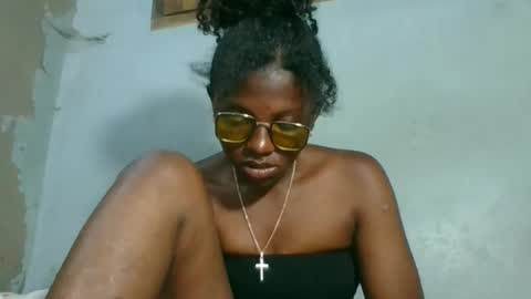 Snapshot of elia011 chatting on 11-22-25, 08:08 elia011 online show from 11-22-25, 08:08