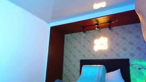 Snapshot of elian_craiggggg chatting on 11-03-25, 09:48 Elian online show from 11-03-25, 09:48