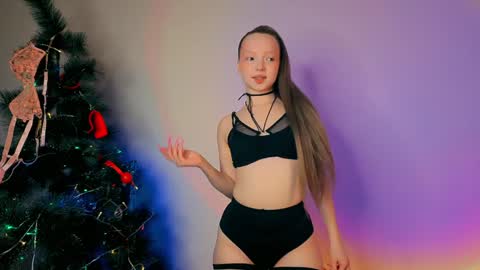 Ella online show from 12-24-24, 04:33