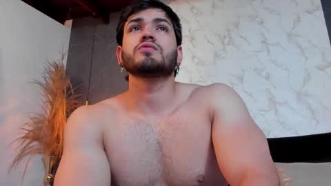 Snapshot of eliankeiser chatting on 11-07-25, 01:00 Elian online show from 11-07-25, 01:00