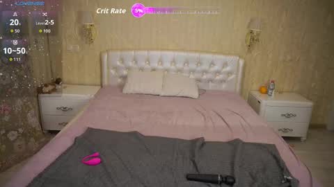 Snapshot of eliarose chatting on 10-31-25, 03:46 Luna online show from 10-31-25, 03:46