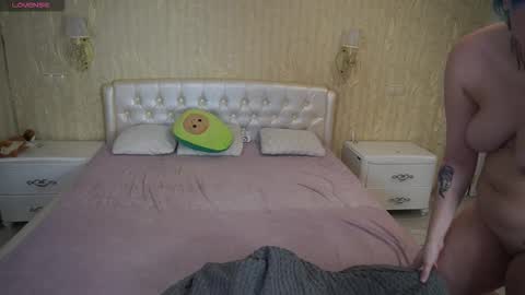 Snapshot of eliarose chatting on 11-19-25, 10:10 Luna online show from 11-19-25, 10:10