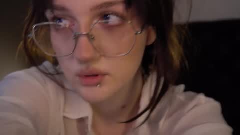 Snapshot of eliejay chatting on 10-11-25, 05:17 Ellie online show from 10-11-25, 05:17