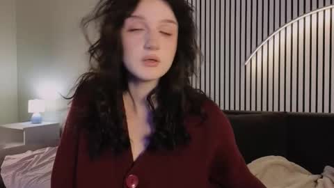 Snapshot of eliejay chatting on 10-16-25, 05:41 Ellie online show from 10-16-25, 05:41