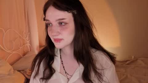 Snapshot of eliejay chatting on 10-19-25, 05:30 Ellie online show from 10-19-25, 05:30